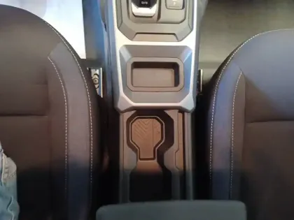 Photo 31 Dacia Duster  Hybrid 140