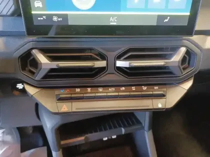 Photo 34 Dacia Duster  Hybrid 140