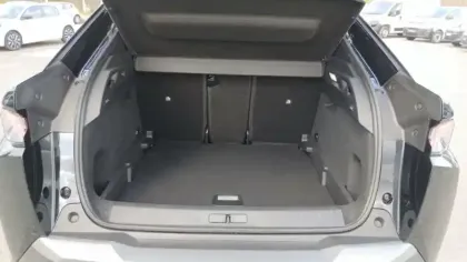 Photo 44 Peugeot 3008  Hybrid 145 e-DCS6