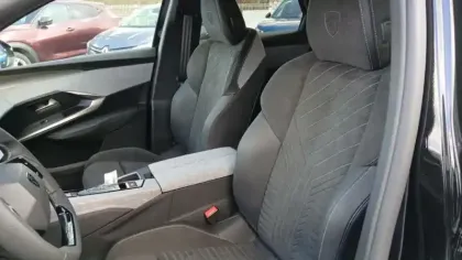 Photo 27 Peugeot 3008  Hybrid 145 e-DCS6