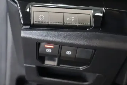 Photo 19 Renault Austral  E-Tech full hybrid 200 GSR2