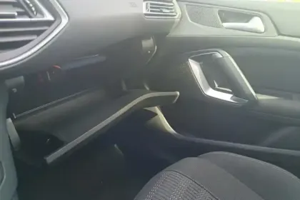 Photo 27 Peugeot 308  BlueHDi 130ch S&S EAT8