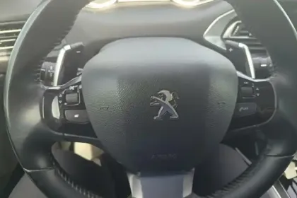 Photo 18 Peugeot 308  BlueHDi 130ch S&S EAT8