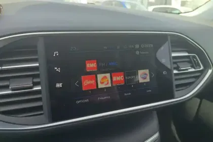 Photo 16 Peugeot 308  BlueHDi 130ch S&S EAT8