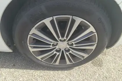 Photo 12 Peugeot 308  BlueHDi 130ch S&S EAT8