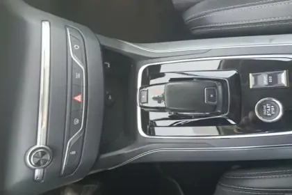 Photo 22 Peugeot 308  BlueHDi 130ch S&S EAT8