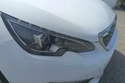 Photo 31 Peugeot 308  BlueHDi 130ch S&S EAT8