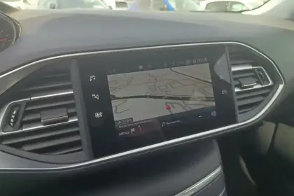 Photo 21 Peugeot 308  BlueHDi 130ch S&S EAT8