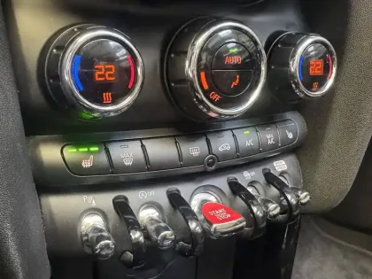 Photo 32 Mini Mini Cabriolet Cooper 136 ch DKG7