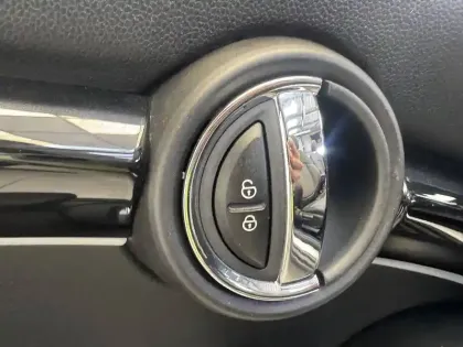 Photo 21 Mini Mini Cabriolet Cooper 136 ch DKG7