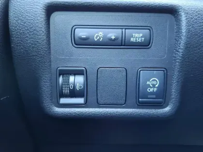 Photo 17 Nissan Micra  IG-T 100