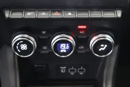 Photo 34 Renault Captur  TCe 140 - 21