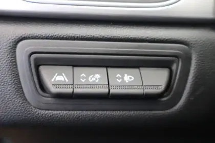 Photo 11 Renault Captur  TCe 140 - 21