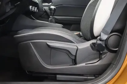 Photo 36 Renault Captur  TCe 140 - 21