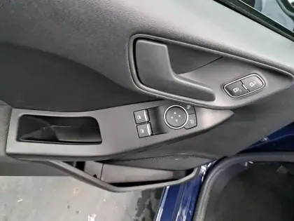 Photo 30 Ford Fiesta  1.1 75 ch BVM5