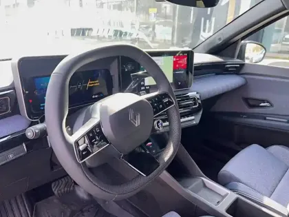 Photo 9 Renault 4 Renault  E-Tech Electrique 150 ch autonomie confort