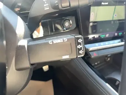 Photo 42 Renault Rafale  E-Tech full hybrid 200 ch