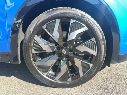 Photo 12 Renault Rafale  E-Tech full hybrid 200 ch