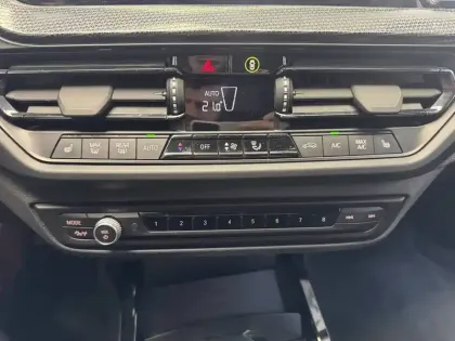 Photo 28 BMW Serie 1 Gén. III (F40) Ph2 M Sport 5