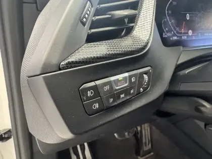 Photo 99 BMW Serie 1 120d xDrive 190 ch BVA8
