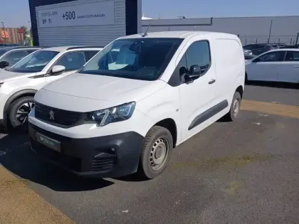 Photo Peugeot Partner Asphalt