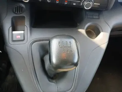 Photo 11 Peugeot Partner  FOURGON STANDARD 650 KG BLUEHDI 100 S&S BVM6