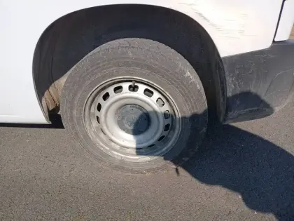 Photo 18 Peugeot Partner  FOURGON STANDARD 650 KG BLUEHDI 100 S&S BVM6