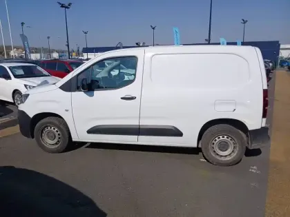 Photo 7 Peugeot Partner  FOURGON STANDARD 650 KG BLUEHDI 100 S&S BVM6