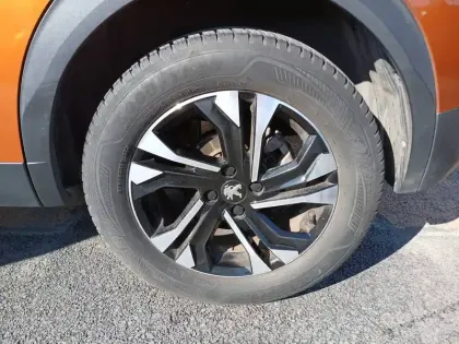 Photo 18 Peugeot 2008  PureTech 130 S&S EAT8