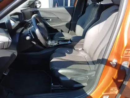 Photo 8 Peugeot 2008  PureTech 130 S&S EAT8