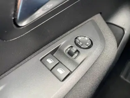 Photo 52 Peugeot 208 Gén. II Ph1 NG Active 5