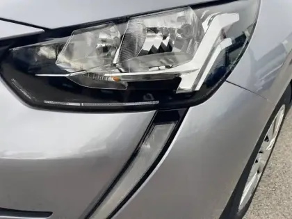 Photo 10 Peugeot 208  PureTech 75 S&S BVM5