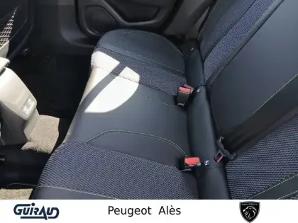 Photo 52 Peugeot 208  Hybrid 110 e-DCS6
