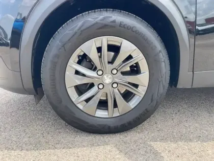 Photo 8 Peugeot 2008  PureTech 130 S&S EAT8