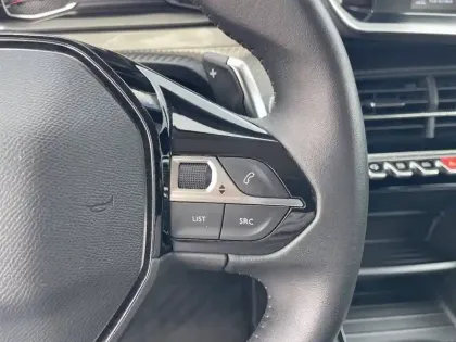 Photo 24 Peugeot 2008  PureTech 130 S&S EAT8