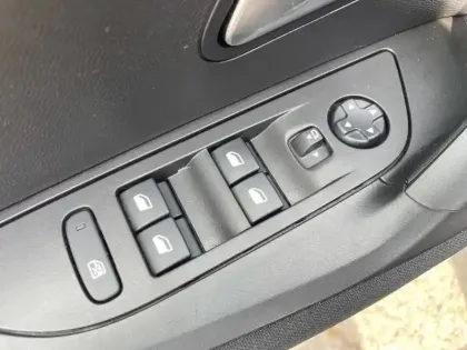 Photo 25 Peugeot 2008  PureTech 130 S&S EAT8