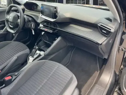 Photo 17 Peugeot 2008  PureTech 130 S&S EAT8