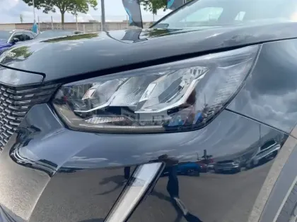 Photo 10 Peugeot 2008  PureTech 130 S&S EAT8