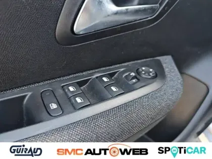 Photo 11 Peugeot 208  PureTech 100 S&S EAT8