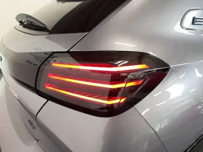 Photo 17 Peugeot 208  Electrique 54 kWh 156ch