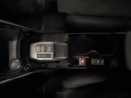 Photo 25 Peugeot 208  Electrique 54 kWh 156ch