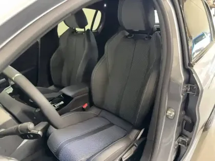 Photo 20 Peugeot 208  Electrique 54 kWh 156ch