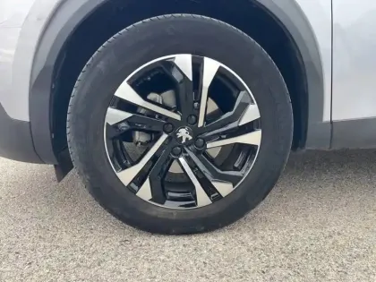 Photo 8 Peugeot 2008  PureTech 130 S&S EAT8