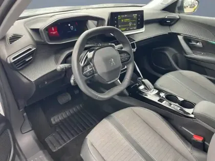 Photo 16 Peugeot 2008  PureTech 130 S&S EAT8