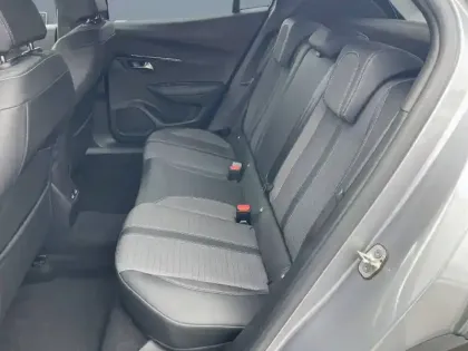 Photo 14 Peugeot 2008  PureTech 130 S&S EAT8