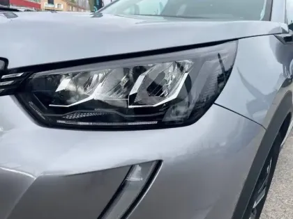 Photo 10 Peugeot 2008  PureTech 130 S&S EAT8