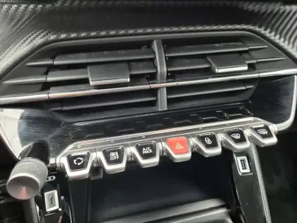 Photo 29 Peugeot 2008 Gén. II Ph1 Allure 5