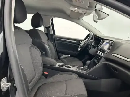 Photo 47 Renault Megane  IV Berline Blue dCi 115 EDC