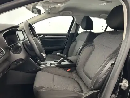 Photo 42 Renault Megane  IV Berline Blue dCi 115 EDC