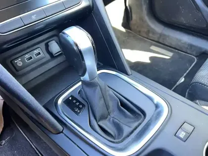 Photo 12 Renault Megane  IV Berline Blue dCi 115 EDC